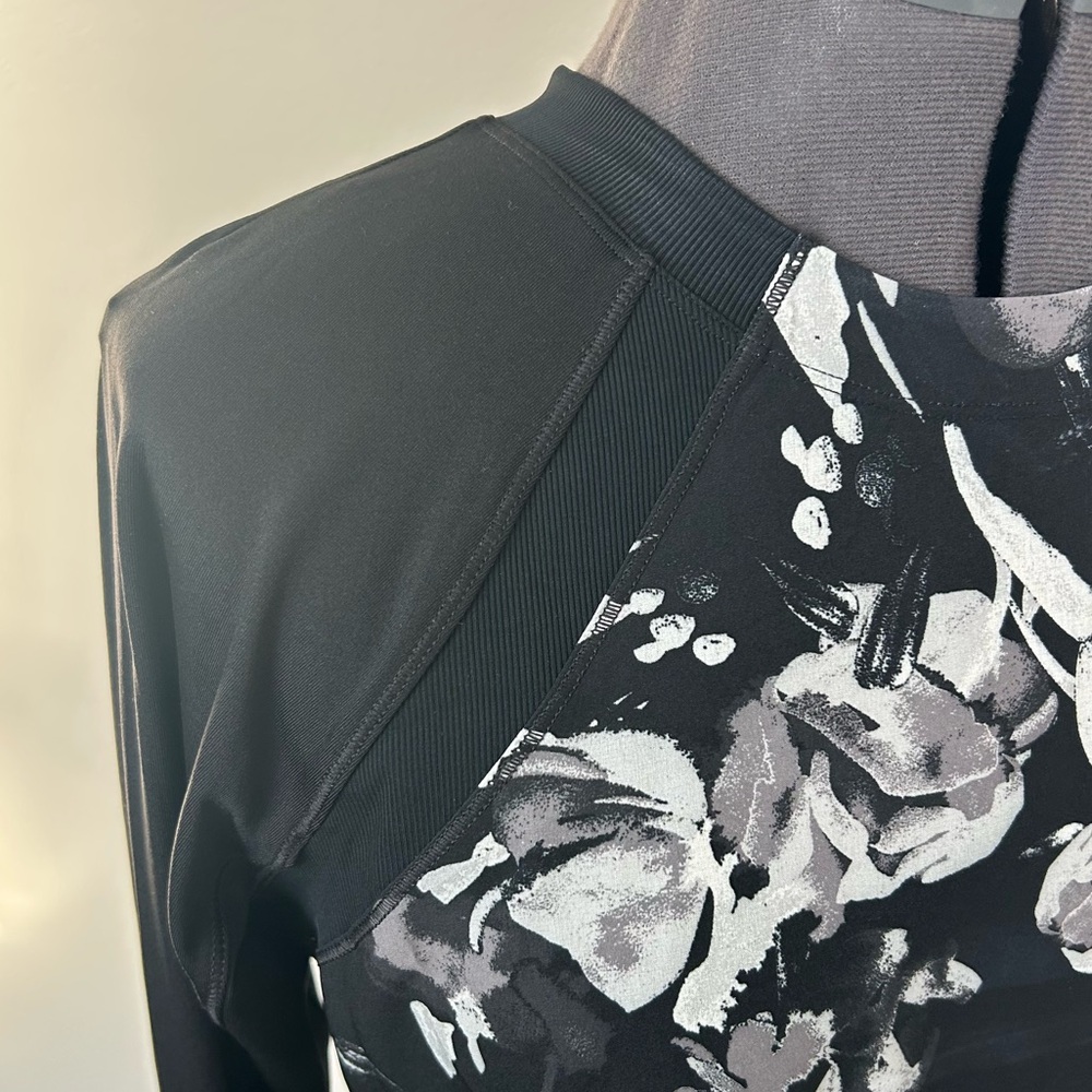 Lole Floral Performance Top Thumb Holes Long Sleeve Athletic Shirt Small